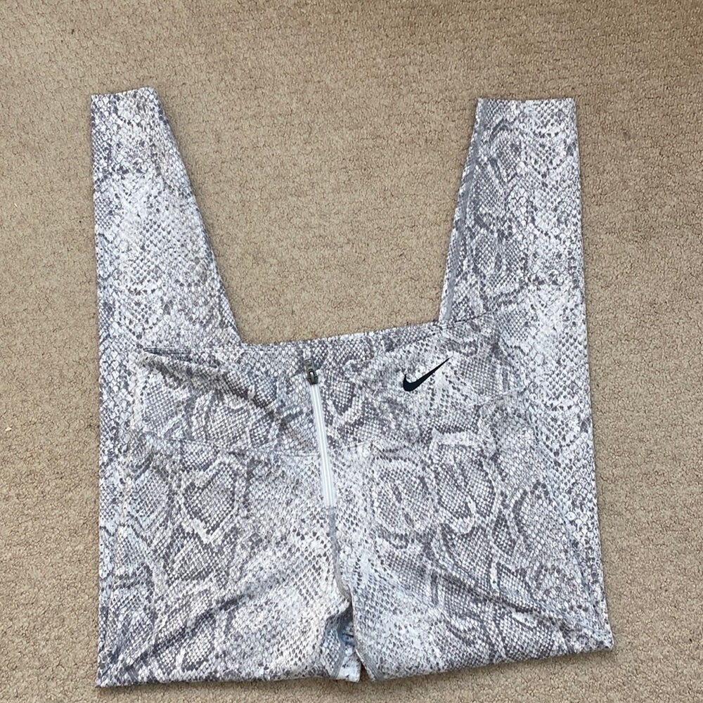 Nike leggings
